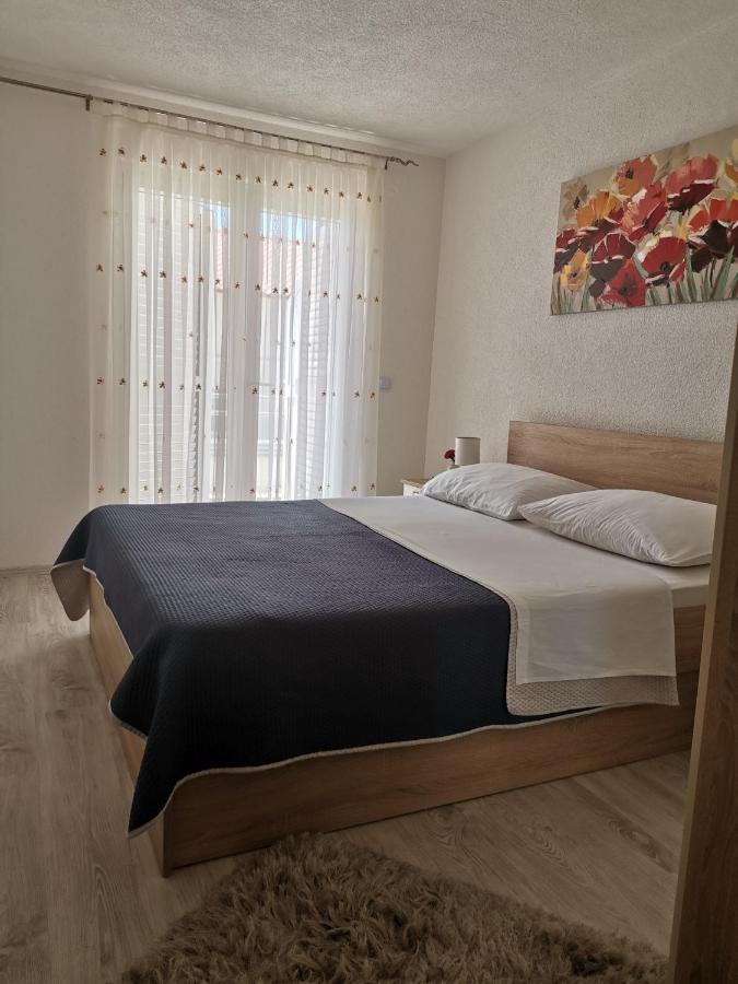 Apartment Marina Pavic Хвар Экстерьер фото
