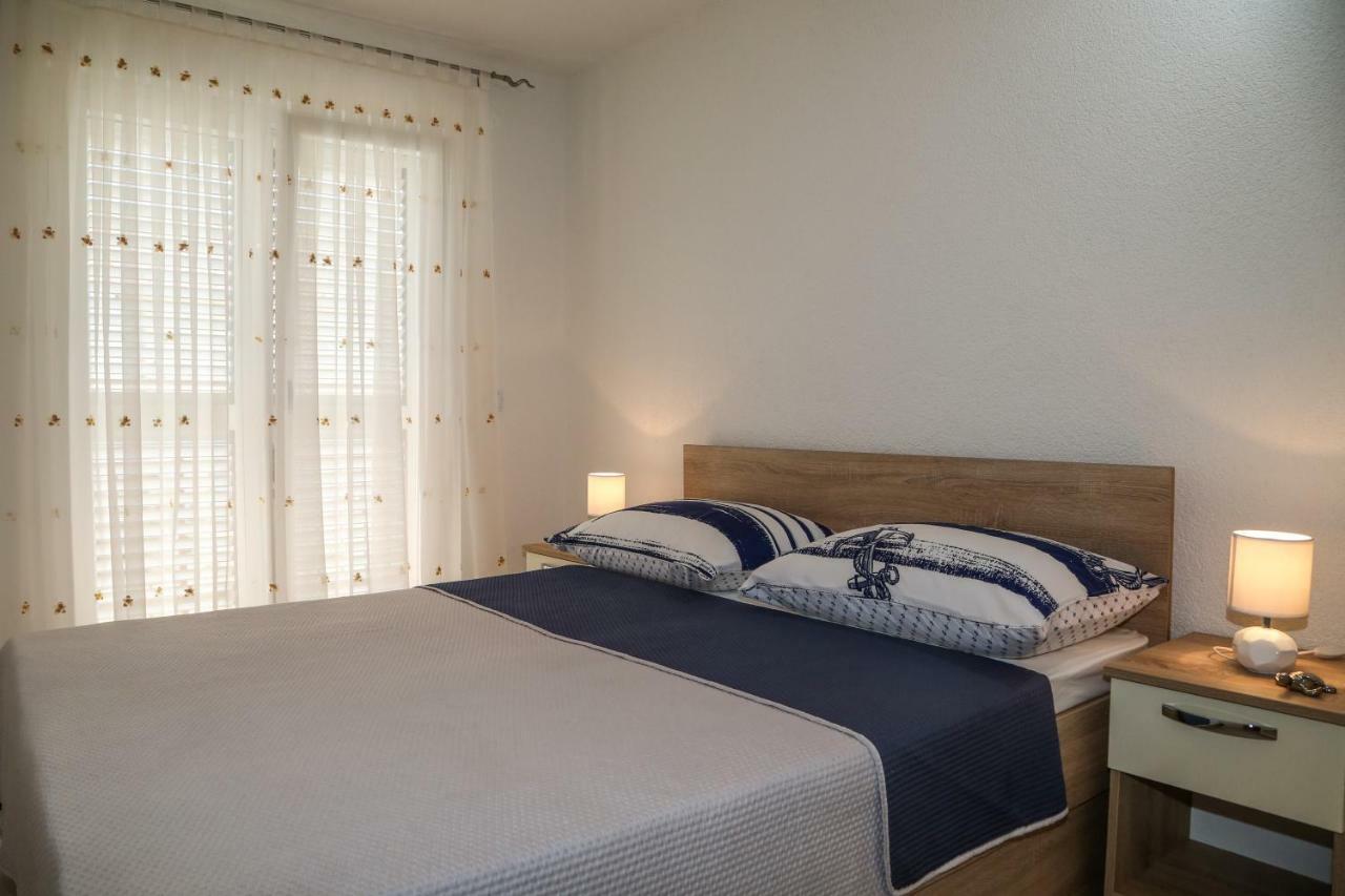 Apartment Marina Pavic Хвар Экстерьер фото