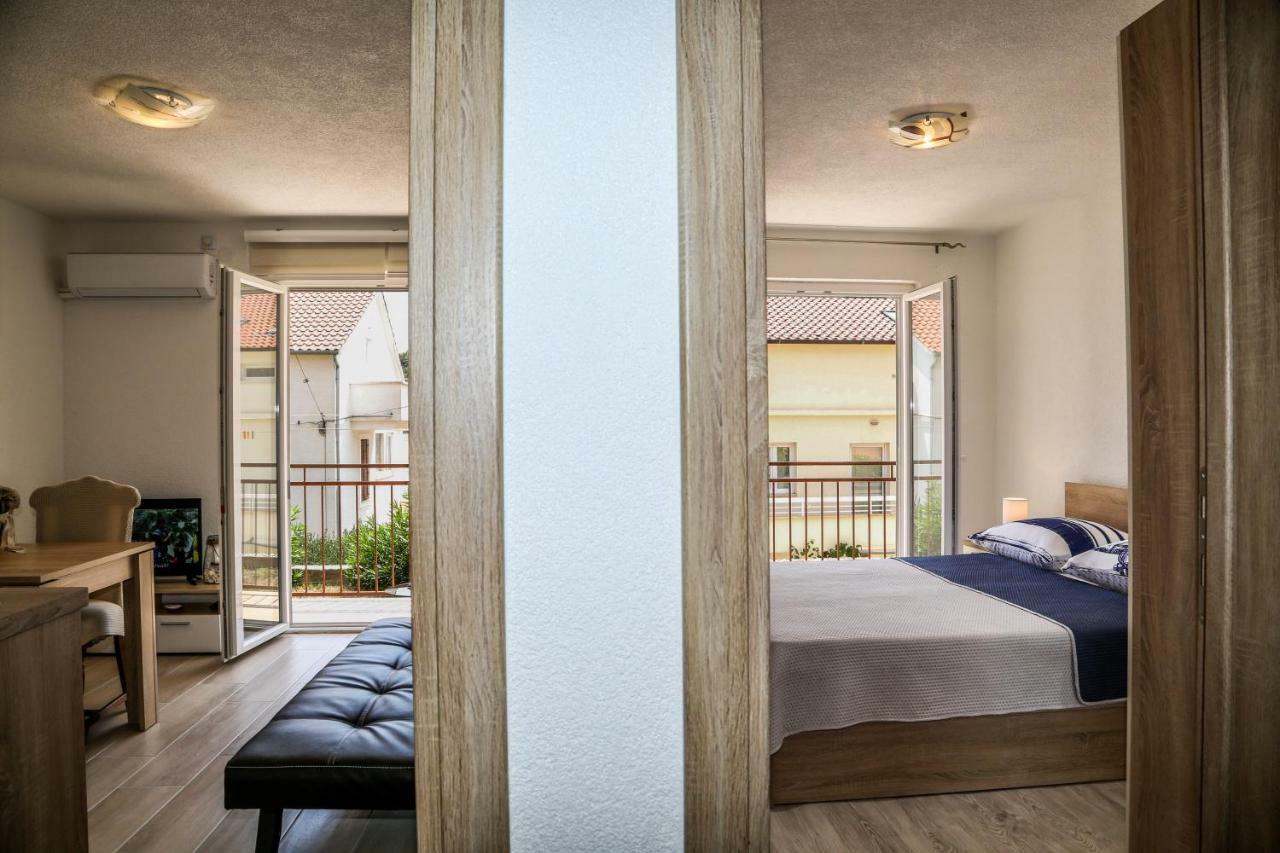 Apartment Marina Pavic Хвар Экстерьер фото